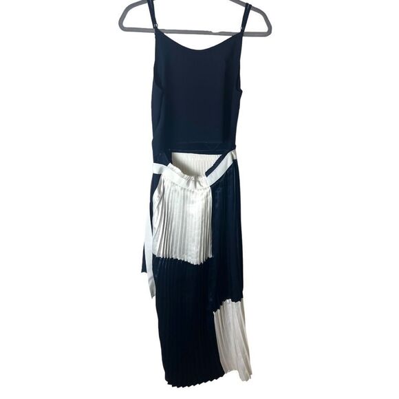Boohoo Navy Blue and White Maxi Dress with Pleated Skirt - Picture 4 of 11